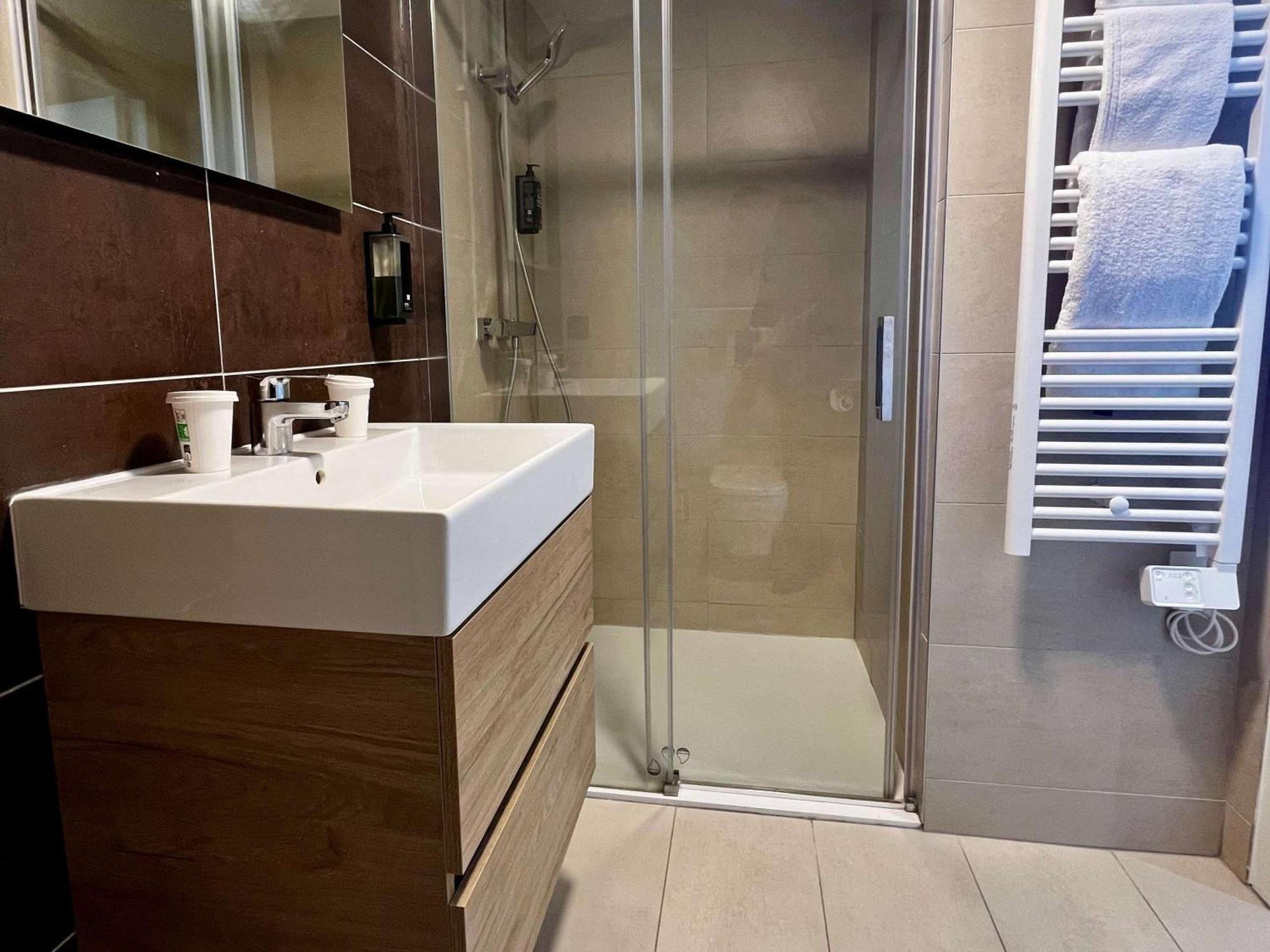 Ibis Styles Aix-en-provence Tgv Hotel