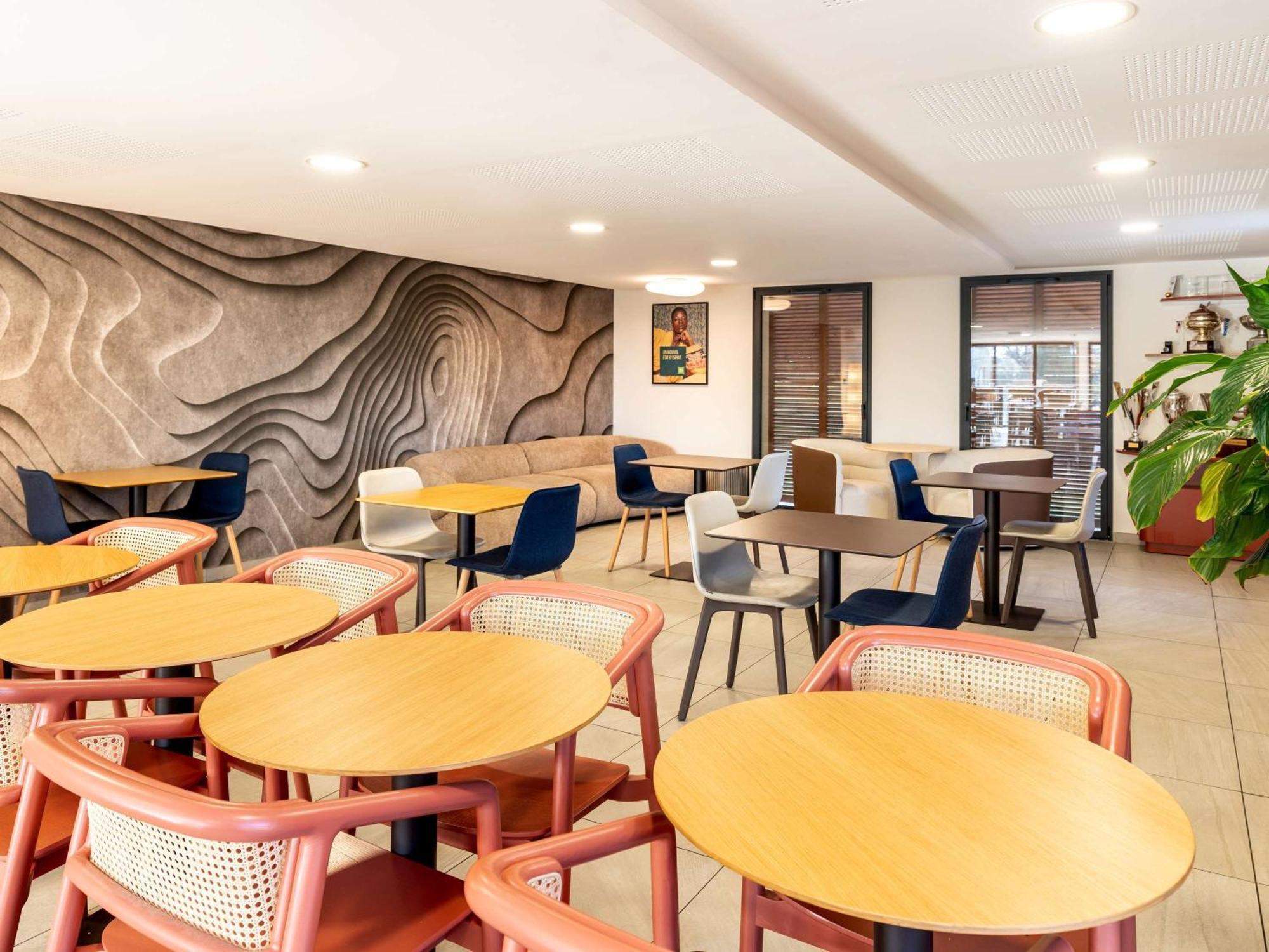 Hotel Ibis Styles Aix-en-provence Tgv