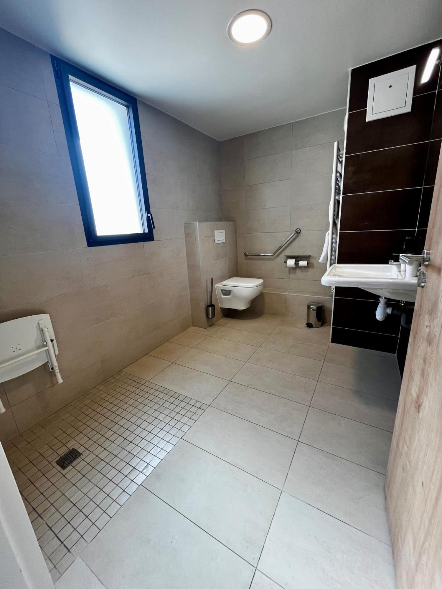 Ibis Styles Aix-en-provence Tgv Hotel