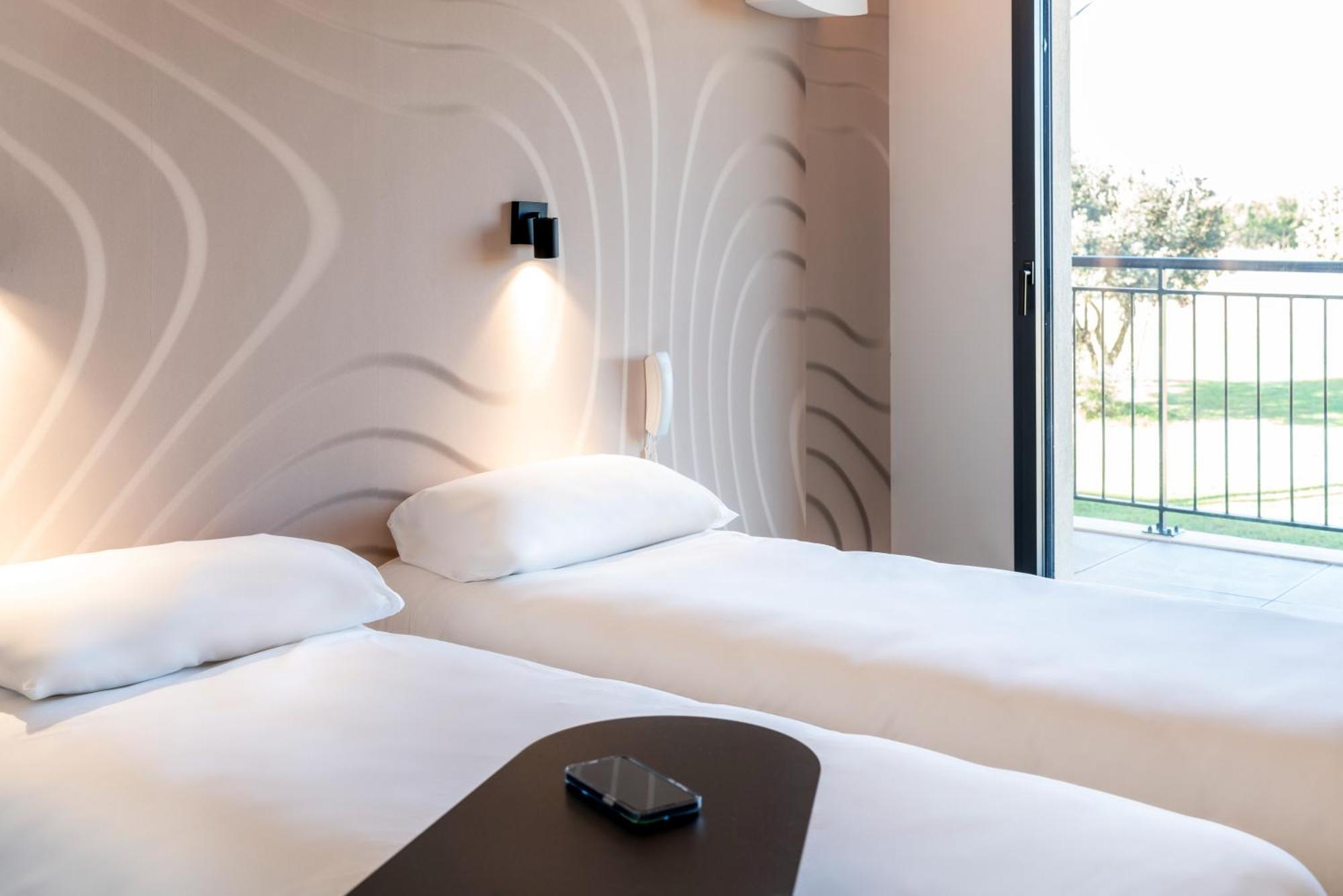 Ibis Styles Aix-en-provence Tgv Hotel