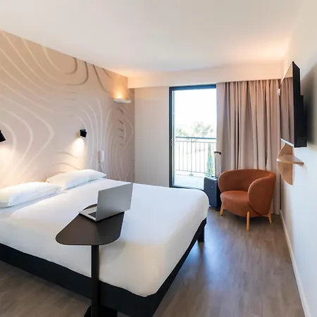 Ibis Styles Cabries Aix-En-Provence Tgv Hotel Exterior photo